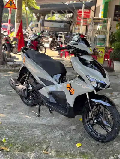 Honda Air Blade (помощь в погашении государственного долга)