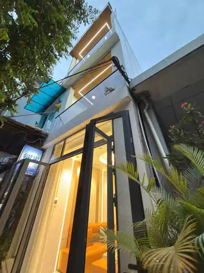 Аренда дома 3 этажа, 5 спален, 50 м², Thanh Khe