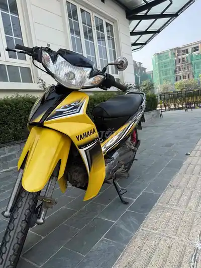 Yamaha Sirius 2010 желтый