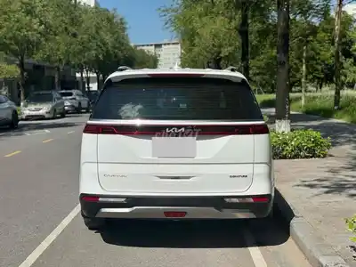 Kia Carnival Signature 2022 белый 8 мест 85000 км