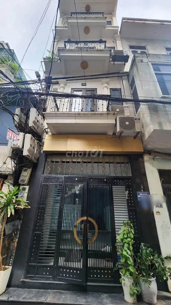 Cho thuê nhà 40m2 x 5 tầng, ô tô vào cửa, Ba Đình