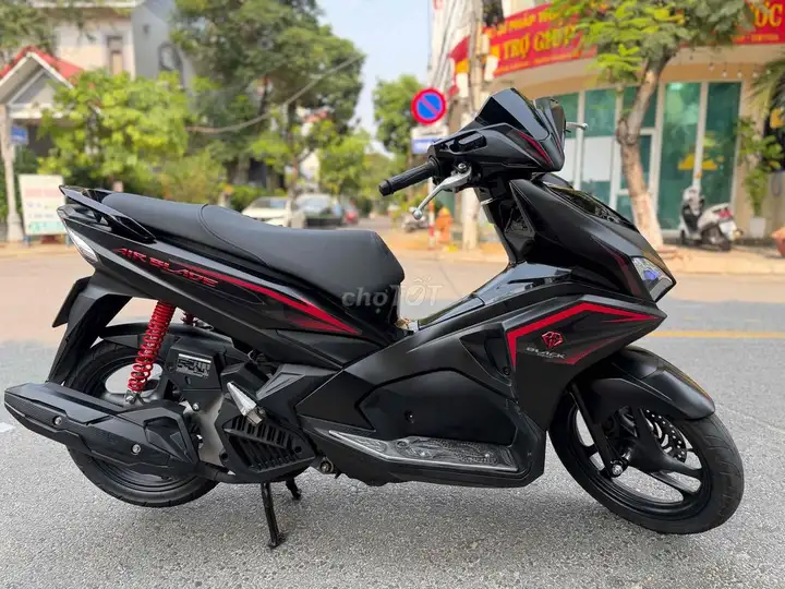 Honda Air Blade 2019 черный матовый госномер 43 один владелец рассрочка