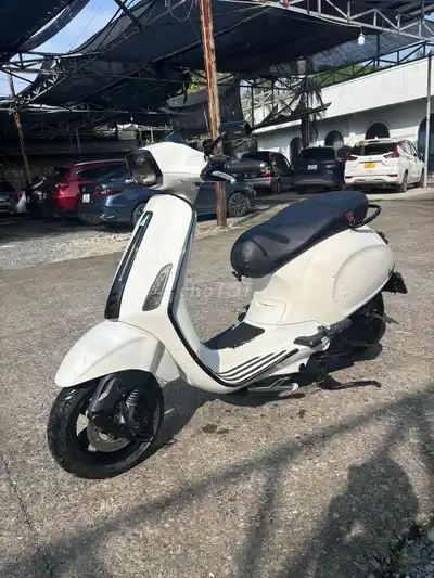 Белый спортивный костюм Piaggio Vespa 2015, 30 км