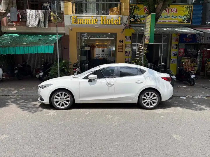 Mazda 3 2.0 белый конец 2016 начало 2017