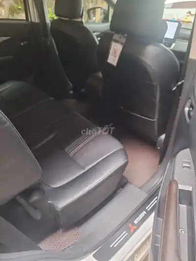 Mitsubishi Xpander Premium 2023 Белый 7 мест