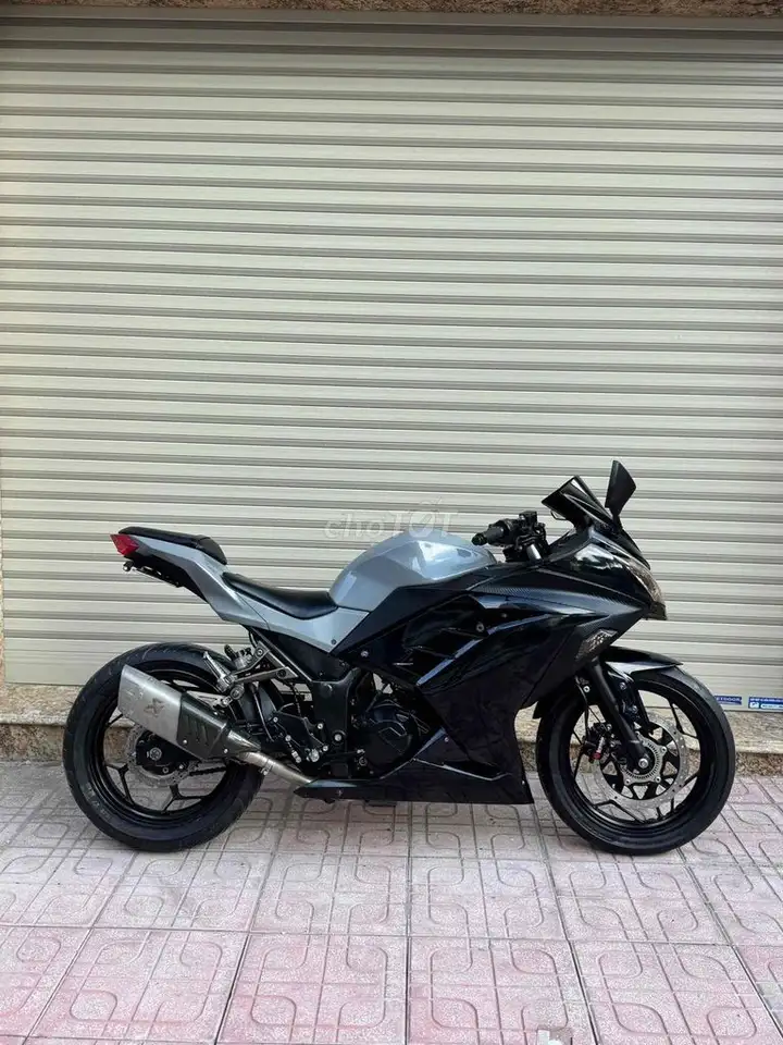 Kawasaki NINJA 300 ABS 2017, серо-сине-черный, красивый