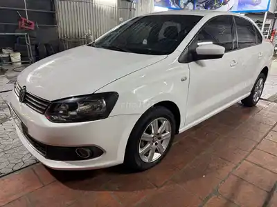 Volkswagen Polo Sedan 2015 белый