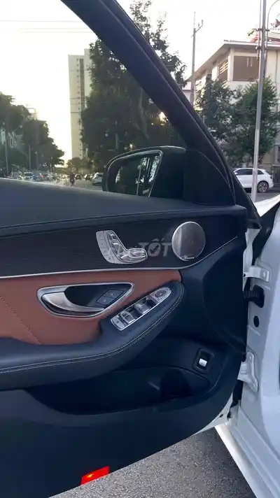 Mercedes-Benz C300 AMG 2021 Белый