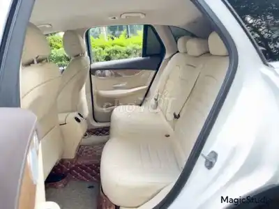 Mercedes-Benz GLC250 4Matic 2018 Белый 80.000 км
