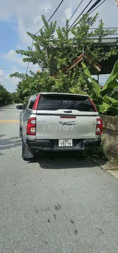 Toyota Hilux 2024 Серебристый 80000 км