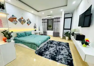 Сдается дом с 3 спальнями в переулке 1 Bui Xuong Trach, Thanh Xuan, полностью укомплектован