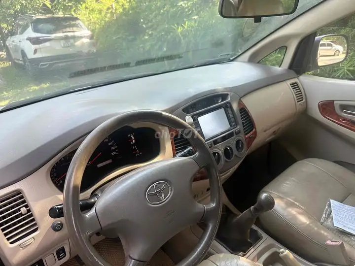 Toyota Innova G 2008 Серебристый 7 мест