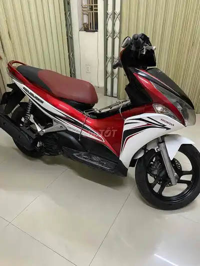 Honda Air Blade 2012, красно-черно-белый, госномер 43