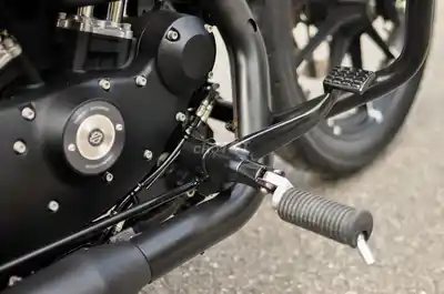 Harley-Davidson Iron 883 2021, черный, 6000 миль