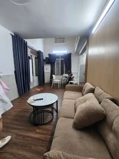 ПРОДАЕТСЯ КРАСИВЫЙ ДОМ 60 М2/ ПО ГОРИЗОНТАЛИ 8 М/ 2 ЭТАЖА РЯДОМ С НОВЫМ РЫНКОМ, КОРОЛЕВСКИМ ДВОРЦОМ