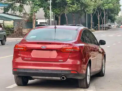 Ford Focus 2017 Trend красный