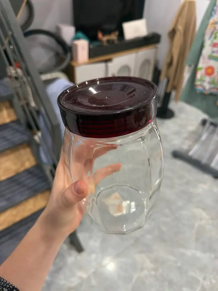 Стеклянные банки с крышками