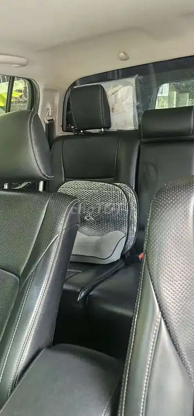 Toyota Hilux 2024 Серебристый 80000 км