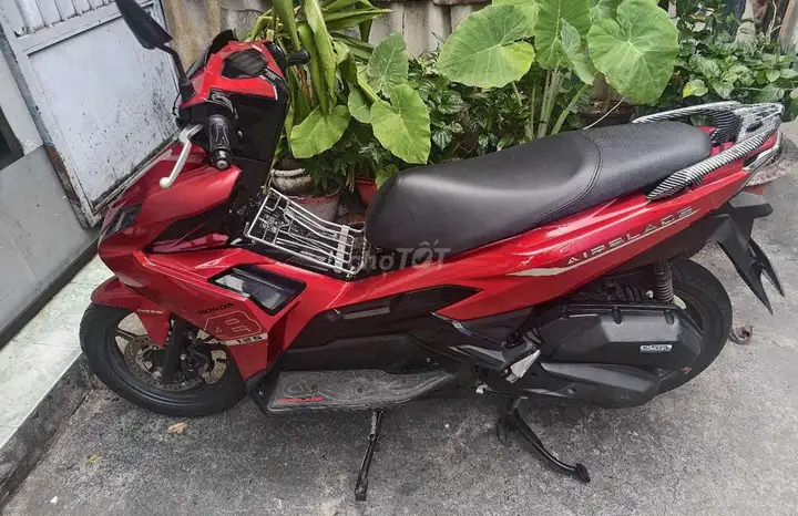 Honda Airblade 125 2023 Красный 27500 км