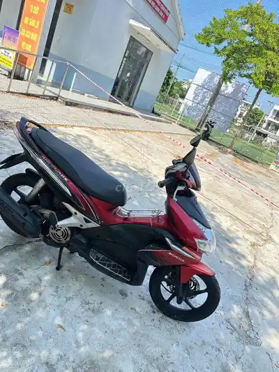 Воздушное лезвие Honda 2025 красное