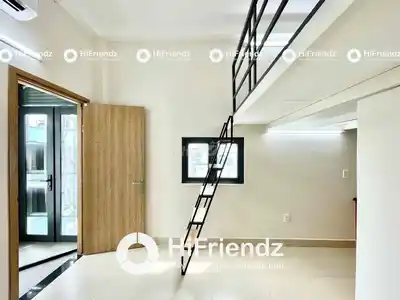 Аренда двухуровневой квартиры с просторным окном и мебелью возле кольца Фу Лам