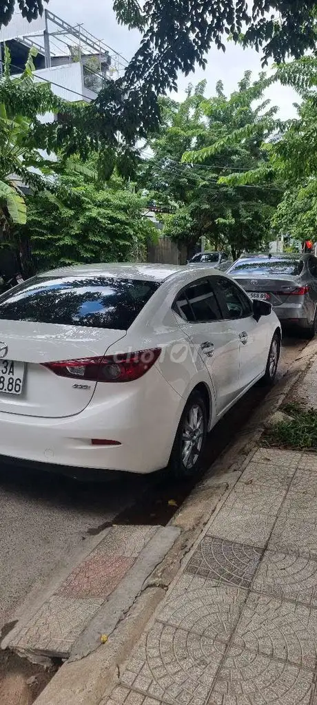 Mazda Mazda 3 2016 белый 174 000 км