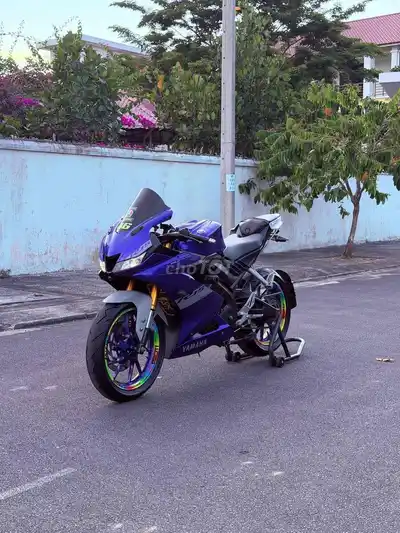 Зеленая ручная тележка Yamaha R15 v3
