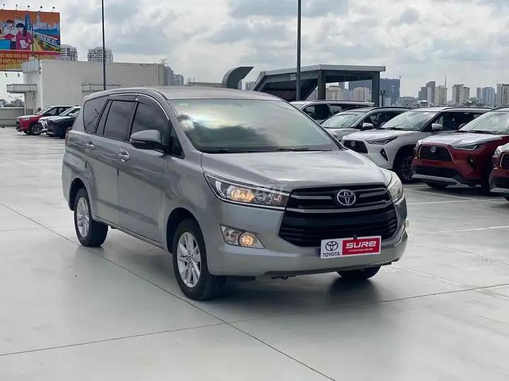 Toyota Innova 2.0G 2019, серебристый, автомат