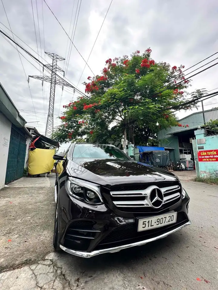 Mercedes-Benz GLC 300 4matic 2016, коричневый, АКПП
