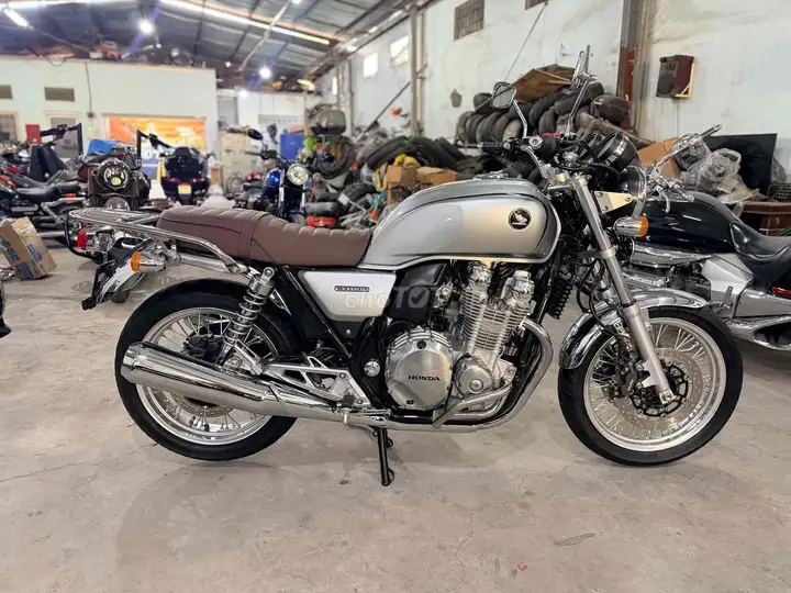 Honda CB1100 EX ABS 2015 Серебристый 17 000 км