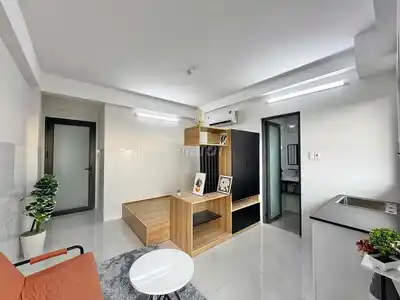 Собственник сдаст студию с балконом и полным комплектом мебели