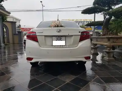Белые детали Toyota Vios 2017 в Ханое