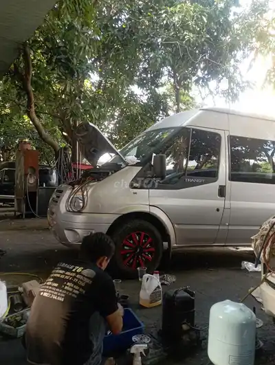 Ford Transit 16 мест серебристого цвета