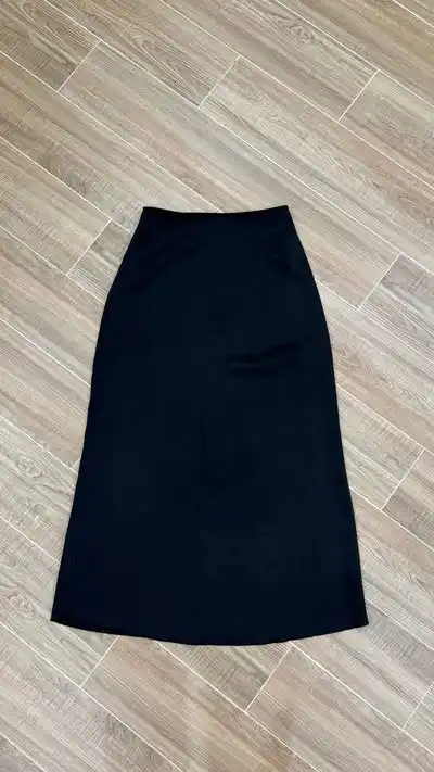 Спортивная кофта, слипперсы, штаны, купальник, юбка, джинсы, часы