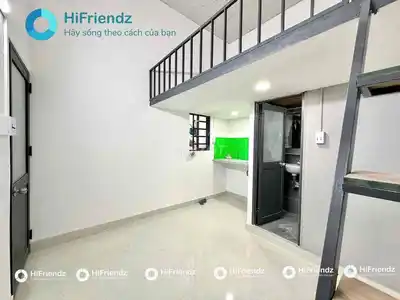 Светлая комната с антресолью на Ле Ван Тхо