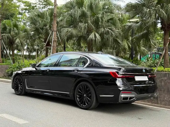 BMW 730Li M-Sport 2020 Черный Автомат 8-ступенчатый