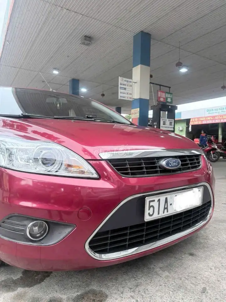 Ford Focus 1.8AT 2011, автомат, красный