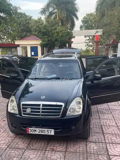 SsangYong Rexton 2008, 7 мест, черный