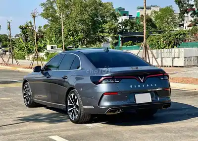 VinFast Lux A Premium 2019 34000 км Серый
