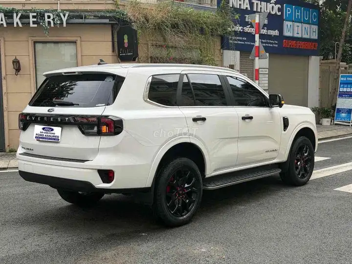 Ford Everest 4WD 2025, частное лицо, продажа в дилерском центре Ford
