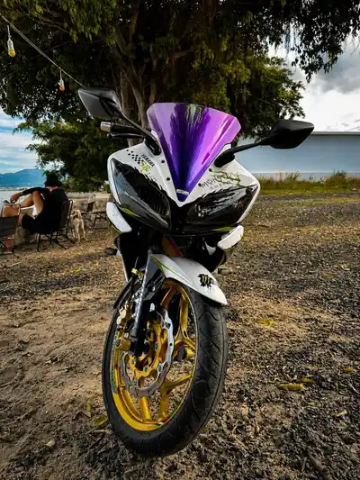 Yamaha R15v2 2015