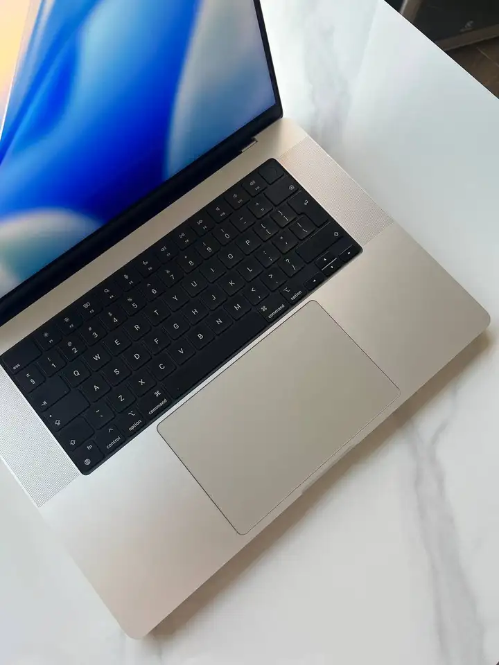 MacBook Pro 16" (2023) M2 Pro / 16GB / 1TB SSD