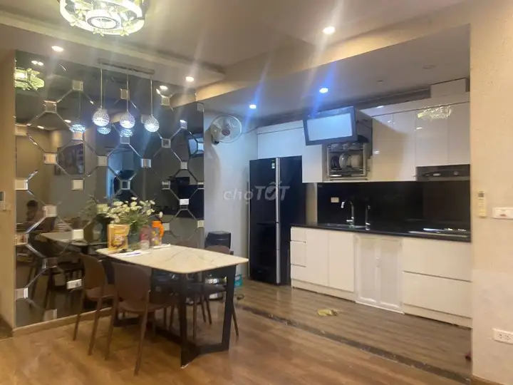 Cho thuê căn hộ 3 ngủ 2 vệ sinh tại 349 Vũ Tông Phan, Thanh Xuân