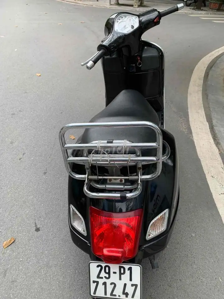 Скутер Piaggio Vespa GTS черный