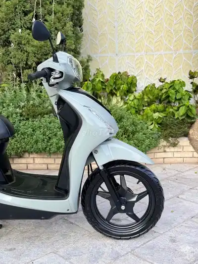Kymco Hemosa 50cc 2023 серый цемент 5-лучевые диски