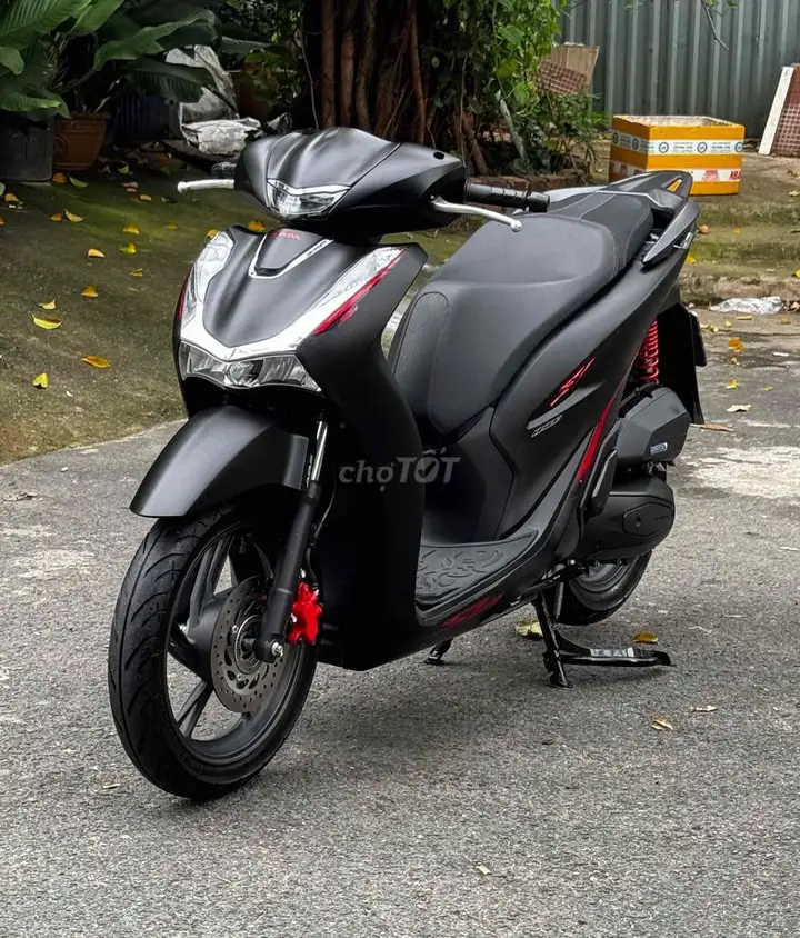 Honda SH 160i ABS конец 2024 черный full black