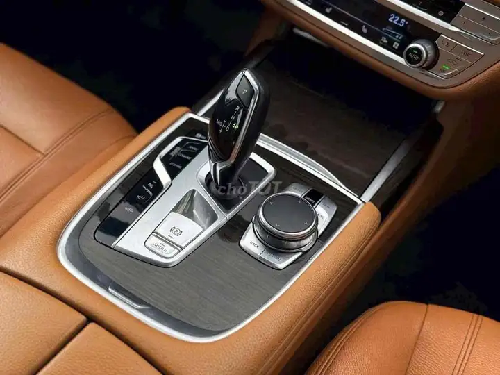 BMW 730Li M-Sport 2020 Черный Автомат 8-ступенчатый