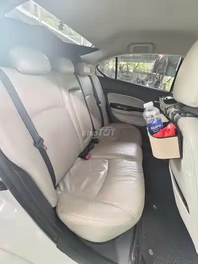 Mitsubishi Attrage, 5 мест, бензин, автомат, 115 000 км