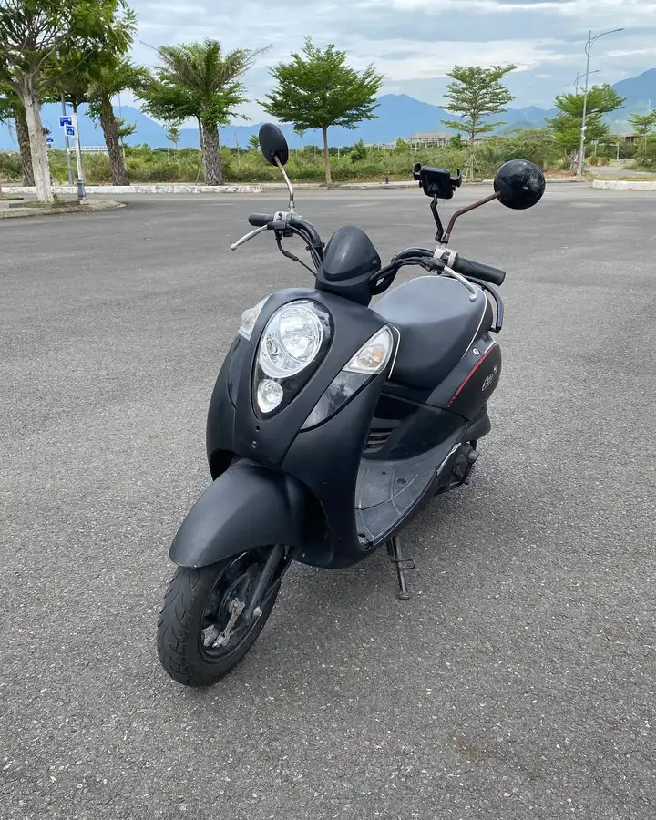 Скутер SYM Elite 50