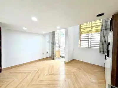 Просторный DUPLEX С БАЛКОНОМ – ПОЛНАЯ МЕБЕЛЬ – РЯДОМ С УЛИЦЕЙ КОНГ ХОА